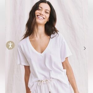 THE GREAT. V Neck Tee
